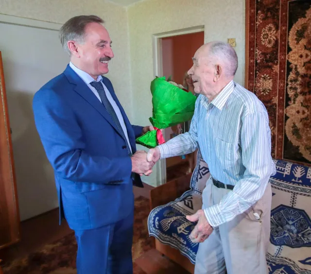 Владимир Ружицкий поздравил с 90-летним юбилеем ветерана Великой Отечественной войны 13.08.19