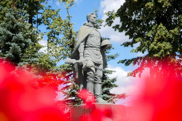 Всероссийская акция «Свеча памяти» возле мемориального комплекса «Вечный огнь»
